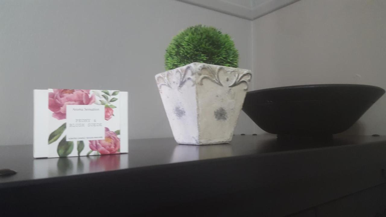 Peony Luxury Room With Wifi And Own Entrance Стеленбош Екстериор снимка