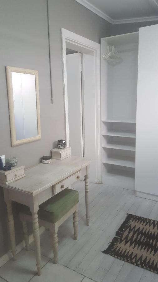 Peony Luxury Room With Wifi And Own Entrance Стеленбош Екстериор снимка
