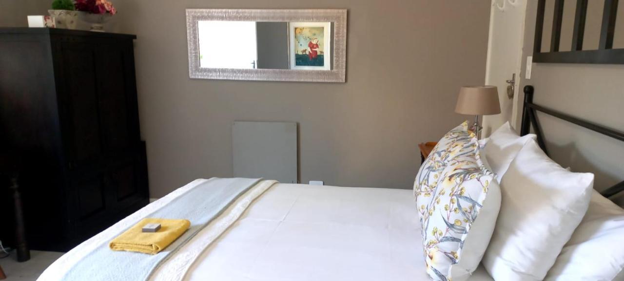 Peony Luxury Room With Wifi And Own Entrance Стеленбош Екстериор снимка